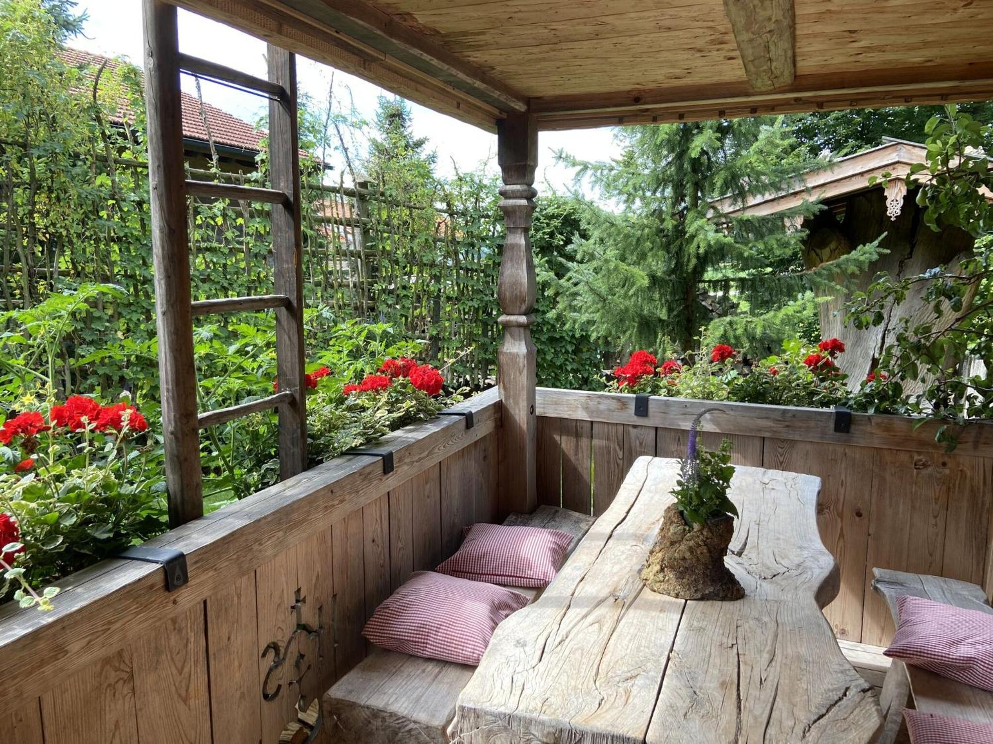 Eco Friendly Chalet Near The Lake In Asten Tittmoning Exterior photo